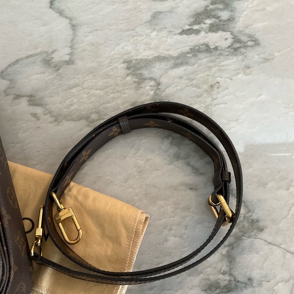 SOLD Beautiful Louis Vuitton Monogram Pouchette Métis - Picture 12 of 16